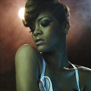Rihanna y Chris Brown mantienen una relación telefónica Rihanna y Chris Brown mantienen una relación telefónica