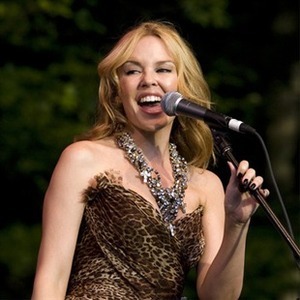 Kylie Minogue versiona a Hurts Kylie Minogue versiona a Hurts