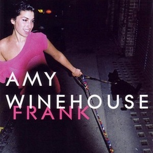 Nace la leyenda: Back To Black de Amy Winehouse vuelve al número 1 Nace la leyenda: Back To Black de Amy Winehouse vuelve al número 1