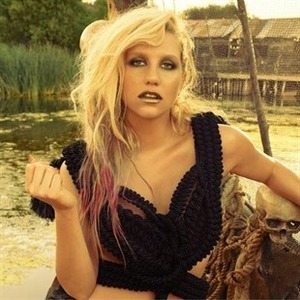 A Ke$ha le pone la cantante de Florence & the Machine A Ke$ha le pone la cantante de Florence & the Machine