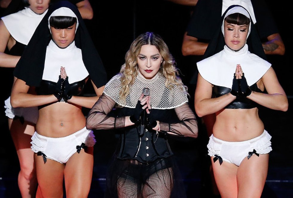 Madonna, bendecida Madonna, bendecida