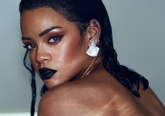 Rihanna ayuda a un fan a salir del armario Rihanna ayuda a un fan a salir del armario