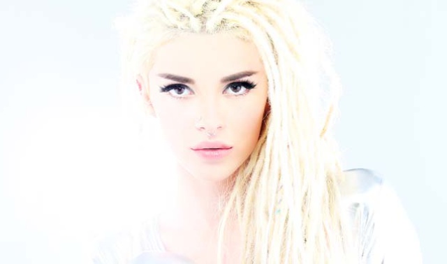 Era Istrefi, entre Rihanna y Rita Ora Era Istrefi, entre Rihanna y Rita Ora