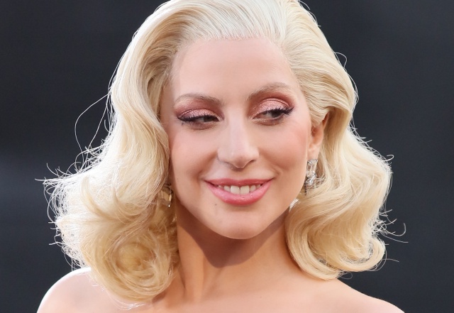 Lo nuevo de Lady Gaga se retrasa aún más Lo nuevo de Lady Gaga se retrasa aún más