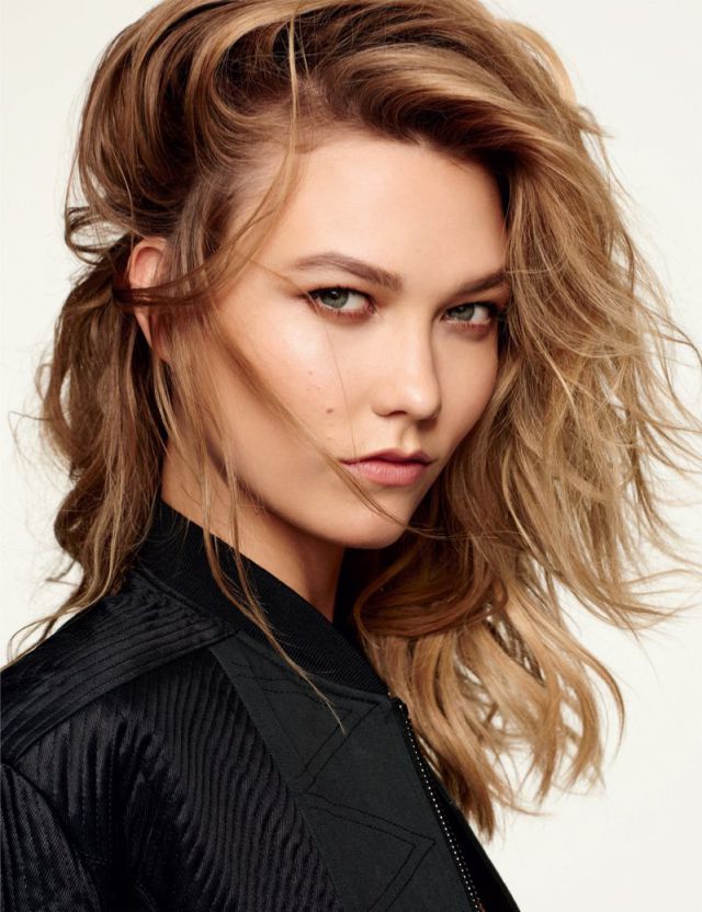 Karlie Kloss, gran amiga de Taylor Swift, disfruta de la noche madrileña Karlie Kloss, gran amiga de Taylor Swift, disfruta de la noche madrileña