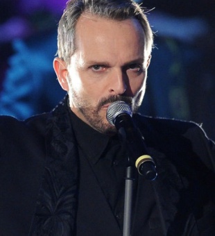 Miguel Bosé: “Mi primera visita a LOS40 fue un infierno total”