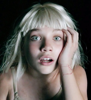 ¿Cómo sonaría una canción de La Pantoja a lo SIA? by Beatriz Luengo