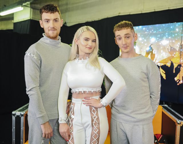 ¿Aguantará Clean Bandit la presión de Shakira y Maluma? ¿Aguantará Clean Bandit la presión de Shakira y Maluma?