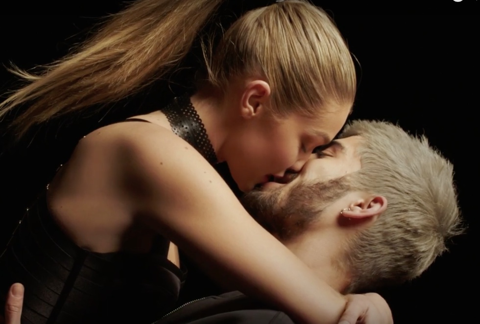 Los besos de película son cosa del pasado, ¡ahora se llevan los de videoclip! Los besos de película son cosa del pasado, ¡ahora se llevan los de videoclip!