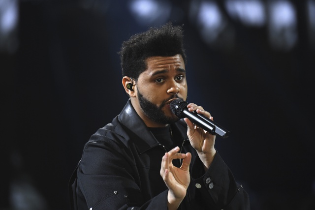 The Weeknd se compra una mansión al lado de Selena Gómez The Weeknd se compra una mansión al lado de Selena Gómez
