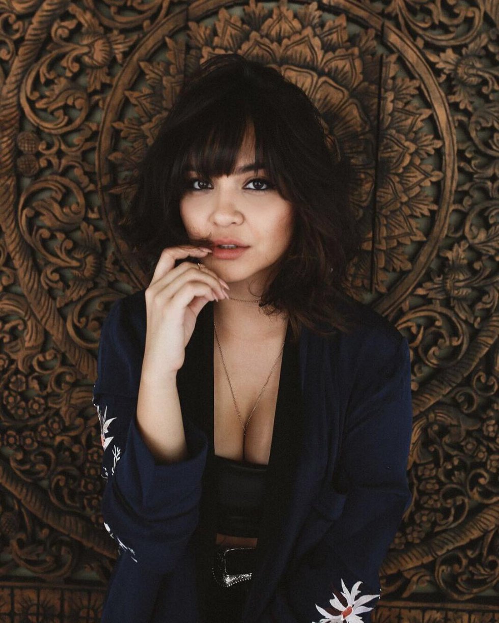 Si Vanessa Hudgens te parece sexy… ¡espera a ver a su hermana! Si Vanessa Hudgens te parece sexy… ¡espera a ver a su hermana!