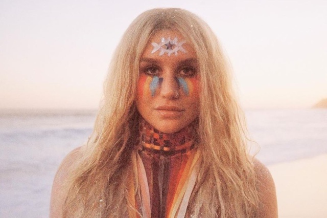 Kesha vuelve a la música metida en el ataúd de su propio funeral Kesha vuelve a la música metida en el ataúd de su propio funeral