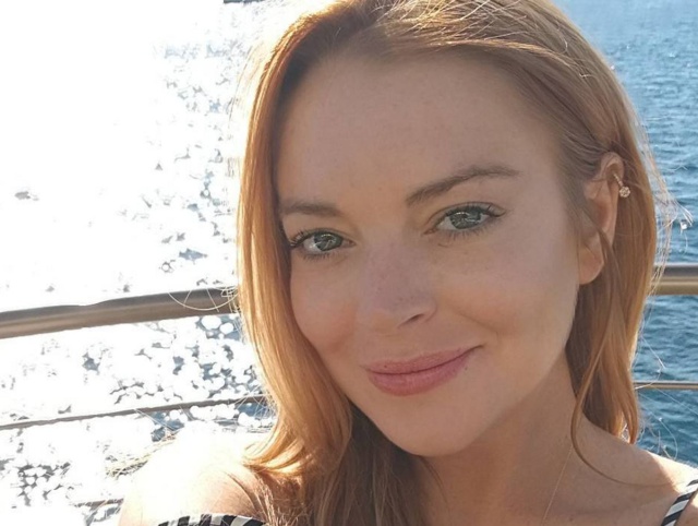Lindsay Lohan vuelve a incendiar las redes con un tuit Lindsay Lohan vuelve a incendiar las redes con un tuit