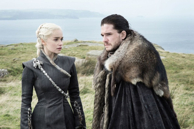 Daniela Targaryen y Juan Nieve tienen su primera cita y... ¡primer roce! Daniela Targaryen y Juan Nieve tienen su primera cita y... ¡primer roce!
