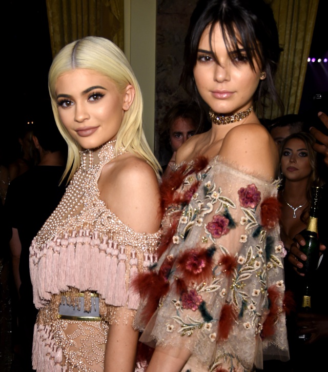 Kendall y Kylie Jenner vuelven a ser acusadas de apropiación cultural Kendall y Kylie Jenner vuelven a ser acusadas de apropiación cultural