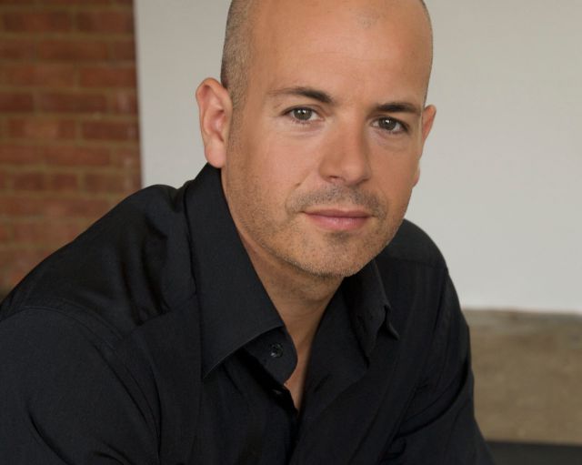 Este hombre tiene ahora mismo cuatro canciones en la lista de LOS40 (y tal vez no lo conoces) Este hombre tiene ahora mismo cuatro canciones en la lista de LOS40 (y tal vez no lo conoces)