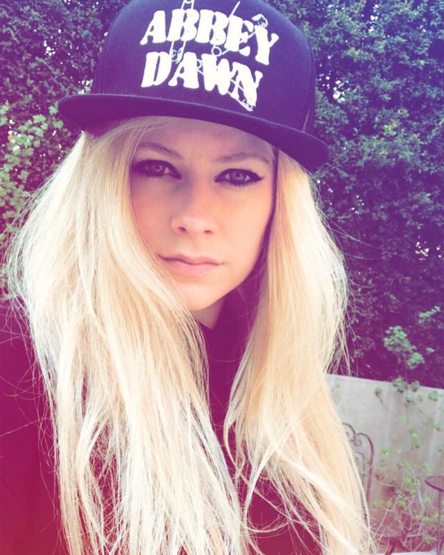 Avril Lavigne ya ha vuelto a los escenarios… ¡Con su ex! Avril Lavigne ya ha vuelto a los escenarios… ¡Con su ex!
