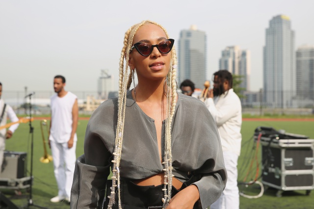 Solange deja al mundo con la boca abierta con su nuevo 'look' Solange deja al mundo con la boca abierta con su nuevo 'look'