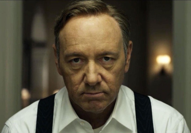 Kevin Spacey sale del armario y reconoce que abusó de un joven de 14 años Kevin Spacey sale del armario y reconoce que abusó de un joven de 14 años