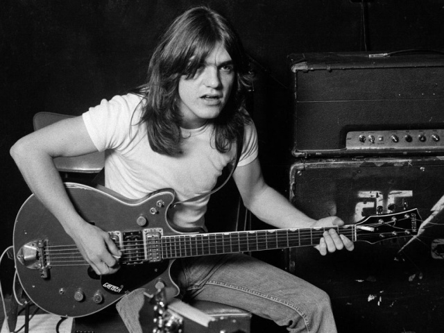 Muere Malcom Young, guitarrista y cofundador de AC/DC Muere Malcom Young, guitarrista y cofundador de AC/DC