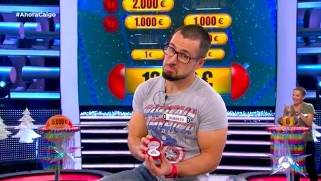 Un concursante de ‘Ahora Caigo’ pide matrimonio a su novia en directo, pero sin ella delante Un concursante de ‘Ahora Caigo’ pide matrimonio a su novia en directo, pero sin ella delante