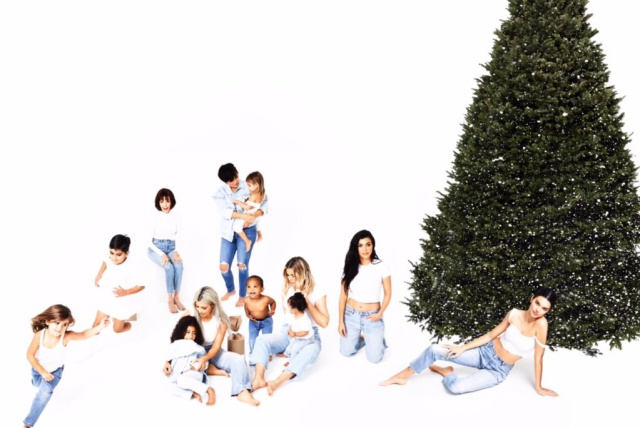 Las razones por las que la felicitación de Navidad de Kim Kardashian nos ha decepcionado Las razones por las que la felicitación de Navidad de Kim Kardashian nos ha decepcionado