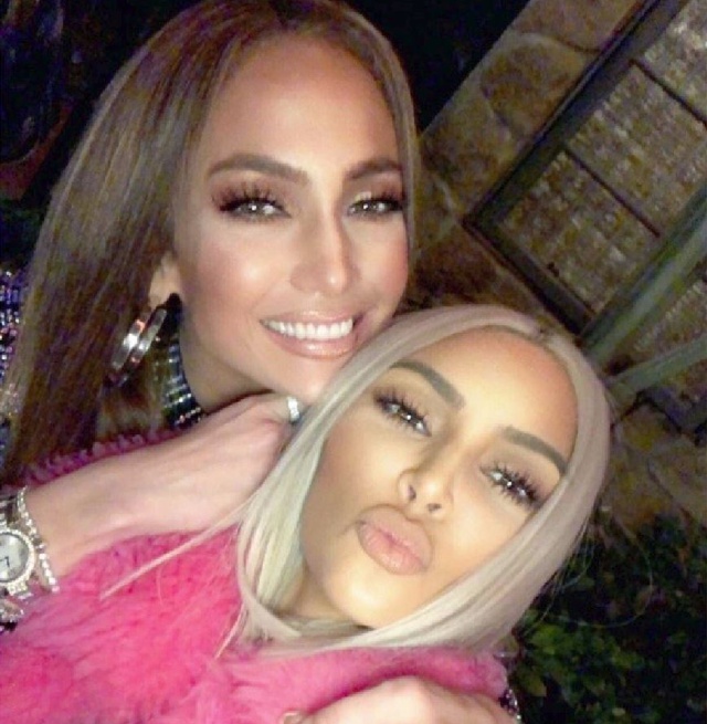 Jennifer Lopez luce como una Kardashian más en esta foto Jennifer Lopez luce como una Kardashian más en esta foto