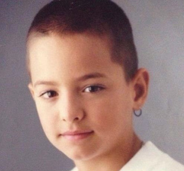 ¿Qué famoso cantante se esconde tras esta foto? ¿Qué famoso cantante se esconde tras esta foto?