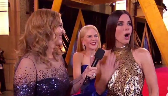 Nicole Kidman se cuela en la entrevista a Sandra Bullock y hemos pensado en ‘Prácticamente Magia’ Nicole Kidman se cuela en la entrevista a Sandra Bullock y hemos pensado en ‘Prácticamente Magia’