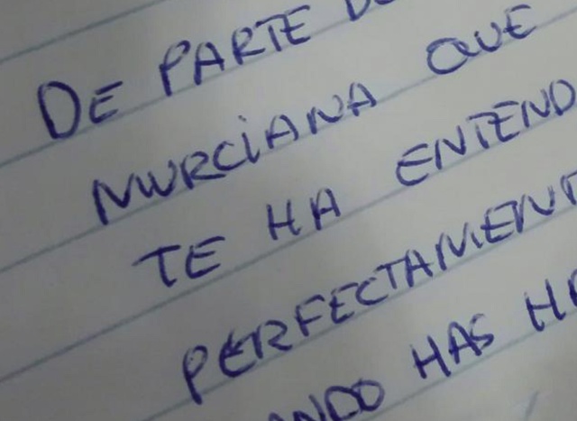 La nota que una murciana dejó en la mesa a quienes comieron a su lado La nota que una murciana dejó en la mesa a quienes comieron a su lado