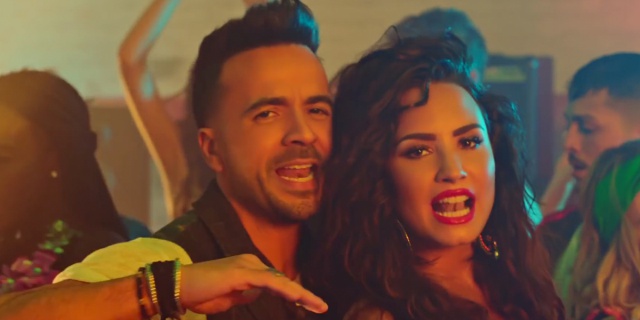 Luis Fonsi y Demi Lovato cantan por primera vez ‘Échame la culpa’ en directo Luis Fonsi y Demi Lovato cantan por primera vez ‘Échame la culpa’ en directo