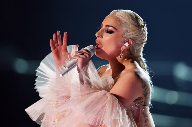Podría haber una línea de maquillaje de Lady Gaga en camino Podría haber una línea de maquillaje de Lady Gaga en camino
