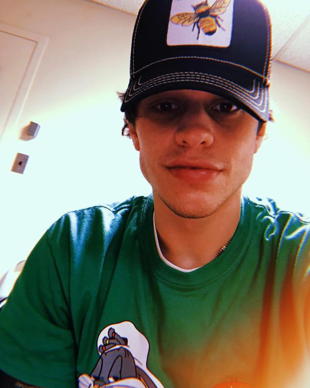 Pete Davidson contesta a los que dicen que su relación con Ariana Grande es tóxica Pete Davidson contesta a los que dicen que su relación con Ariana Grande es tóxica