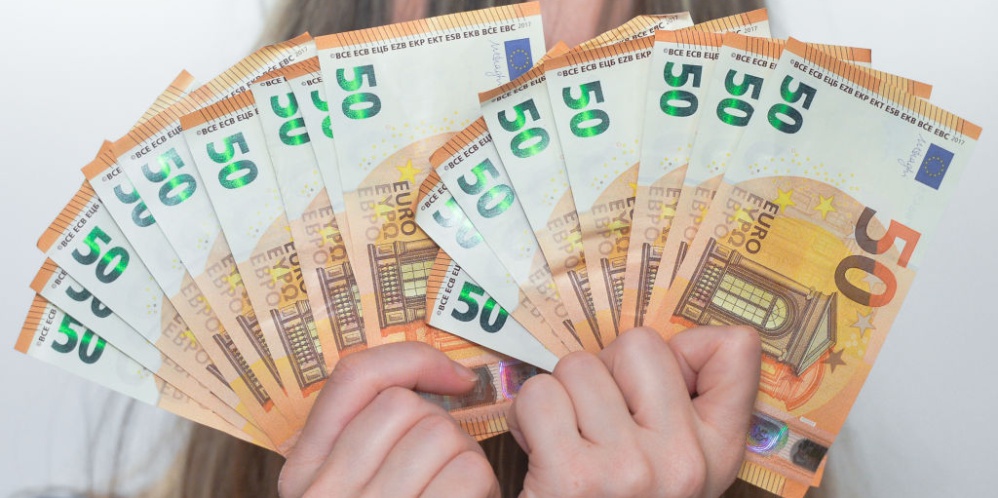 ¿Quieres ganar dinero? Este es el ritual que propone Sandro Rey