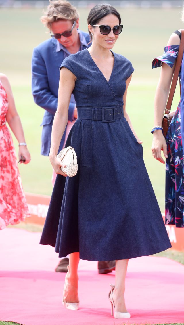 Meghan Markle se vuelve a saltar el protocolo con su vestuario Meghan Markle se vuelve a saltar el protocolo con su vestuario