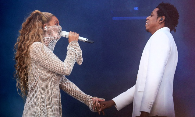 Un fan asalta a Beyoncé y Jay-Z en pleno concierto Un fan asalta a Beyoncé y Jay-Z en pleno concierto