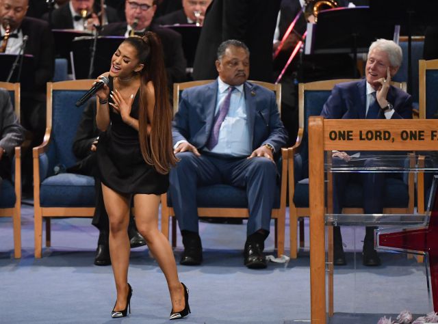 Ariana Grande canta ‘Natural Woman’ en el funeral de Aretha Franklin Ariana Grande canta ‘Natural Woman’ en el funeral de Aretha Franklin
