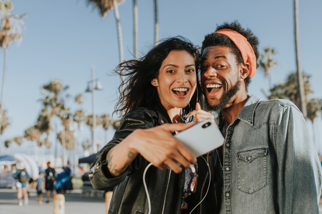 Que tu pareja no comparta vuestras fotos en redes sociales es mejor de lo que crees Que tu pareja no comparta vuestras fotos en redes sociales es mejor de lo que crees