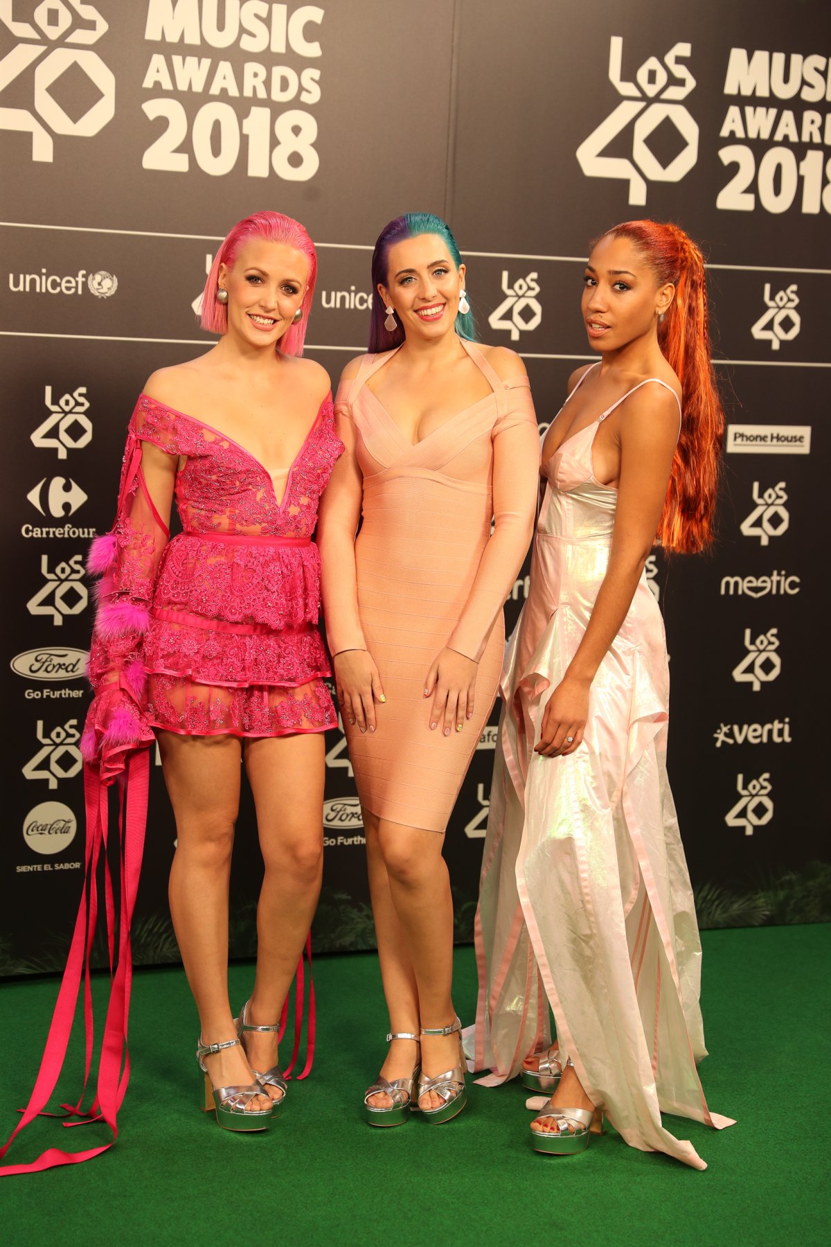¡Todo al negro! Cantantes, actores y deportistas apuestan sobre seguro en la alfombra verde de LOS40 Music Awards ¡Todo al negro! Cantantes, actores y deportistas apuestan sobre seguro en la alfombra verde de LOS40 Music Awards