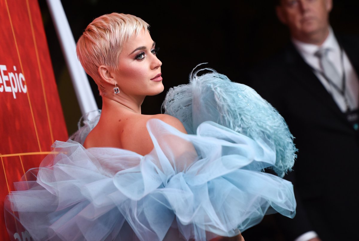 1. Katy Perry - 83$ millones 1. Katy Perry - 83$ millones
