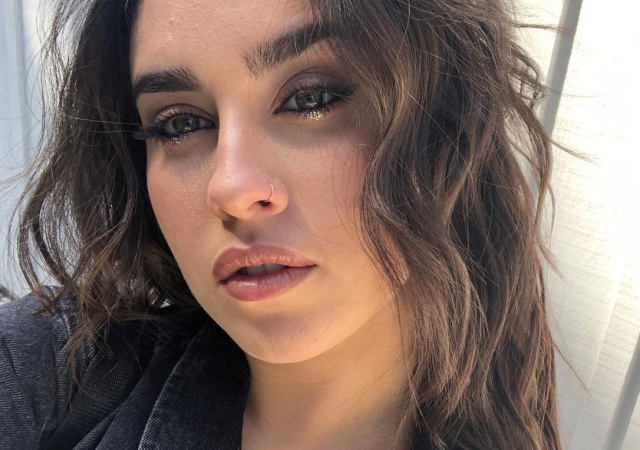 Lauren Jauregui hace enloquecer a sus fans con la portada de su segundo single Lauren Jauregui hace enloquecer a sus fans con la portada de su segundo single