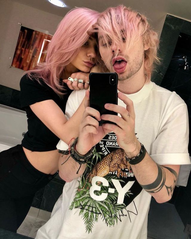 5 Seconds of Summer se hacen mayores… uno de ellos se compromete 5 Seconds of Summer se hacen mayores… uno de ellos se compromete