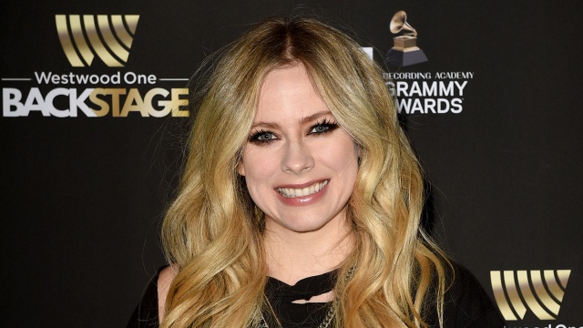 El dueto más inesperado: Avril Lavigne y Nicki Minaj, juntas en ‘Dumb Blonde’ El dueto más inesperado: Avril Lavigne y Nicki Minaj, juntas en ‘Dumb Blonde’