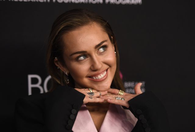 Miley Cyrus se desnuda para celebrar que estará en Woodstock Miley Cyrus se desnuda para celebrar que estará en Woodstock