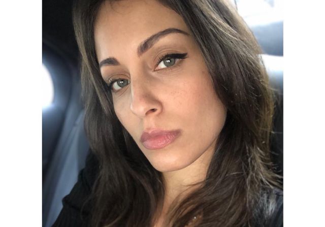 Hiba Abouk apuesta por un peinado a lo Dua Lipa Hiba Abouk apuesta por un peinado a lo Dua Lipa