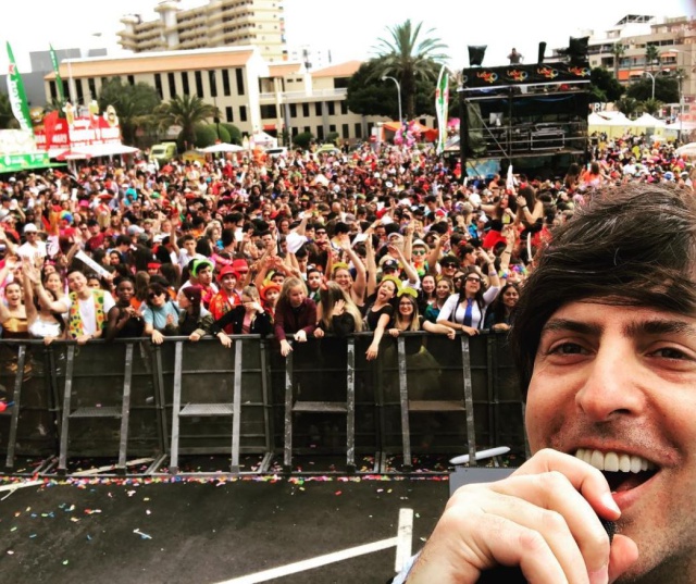 Más de 20.000 personas bailaron al ritmo de LOS40 en el Carnaval de día de Arona Más de 20.000 personas bailaron al ritmo de LOS40 en el Carnaval de día de Arona