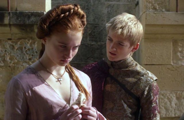 El reencuentro de Sansa y Joffrey en la vida real (y la cara de Joe Jonas al verlo) El reencuentro de Sansa y Joffrey en la vida real (y la cara de Joe Jonas al verlo)