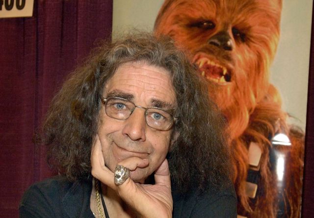 Peter Mayhew, el actor detrás de Chewbacca, fallece a los 74 años Peter Mayhew, el actor detrás de Chewbacca, fallece a los 74 años