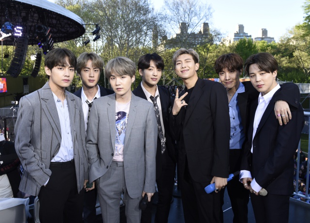 El talento de BTS conquista a Alejandro Sanz y Rosalía El talento de BTS conquista a Alejandro Sanz y Rosalía