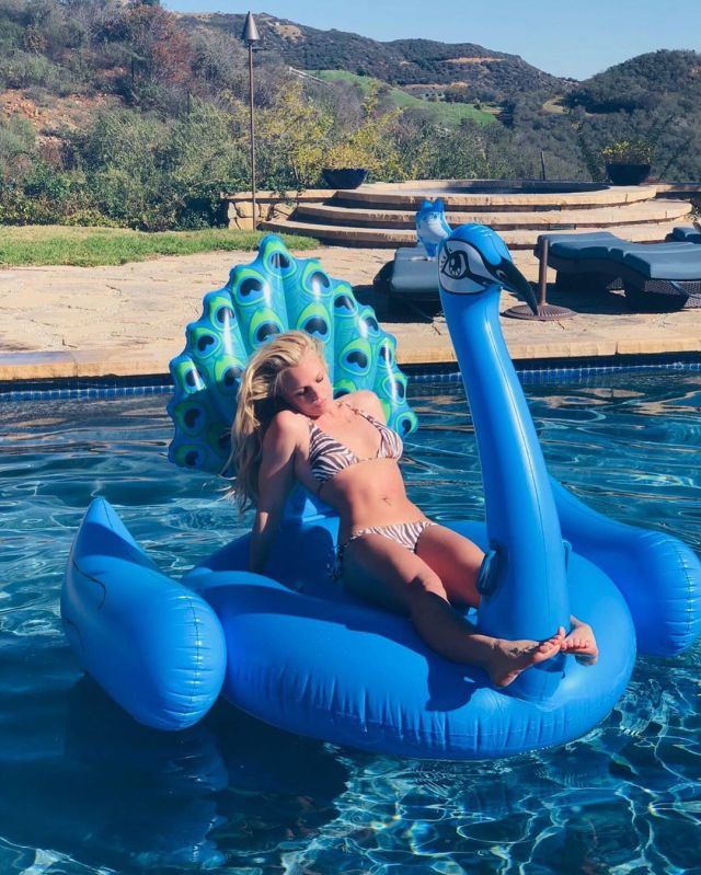 Britney Spears da la bienvenida al verano al ritmo de Rihanna Britney Spears da la bienvenida al verano al ritmo de Rihanna
